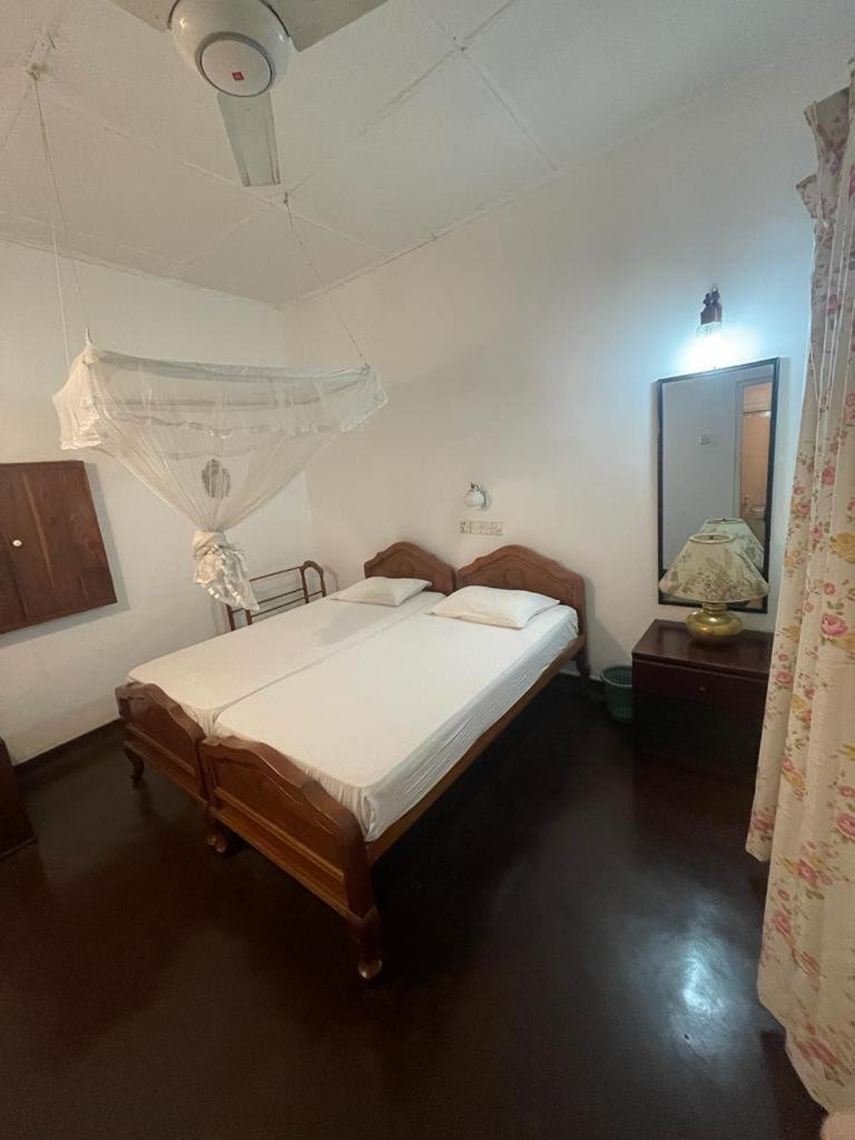 Kandy Inn Madugalle'S Family Guest House Extérieur photo