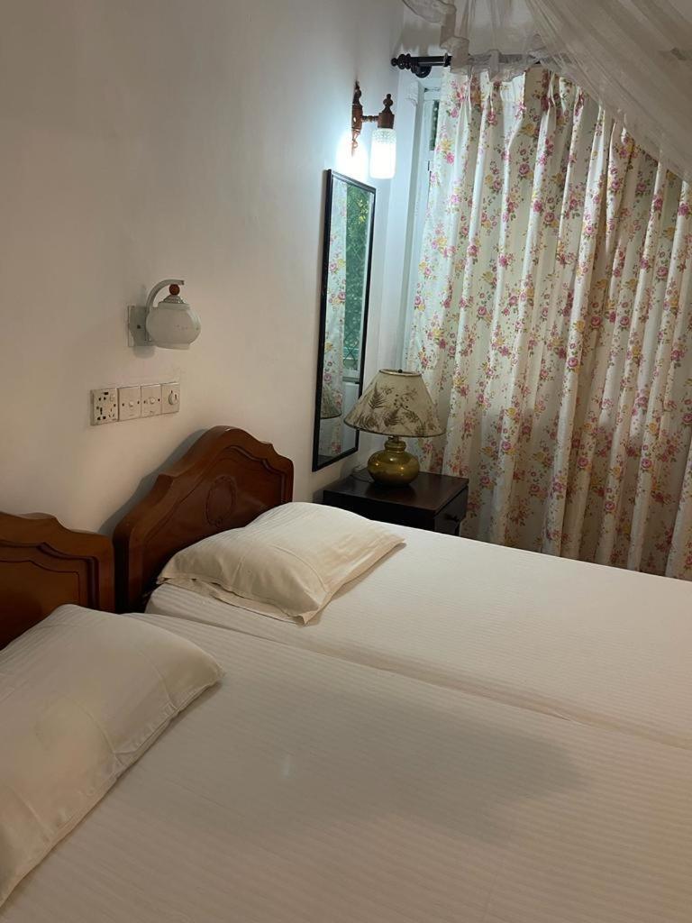 Kandy Inn Madugalle'S Family Guest House Extérieur photo