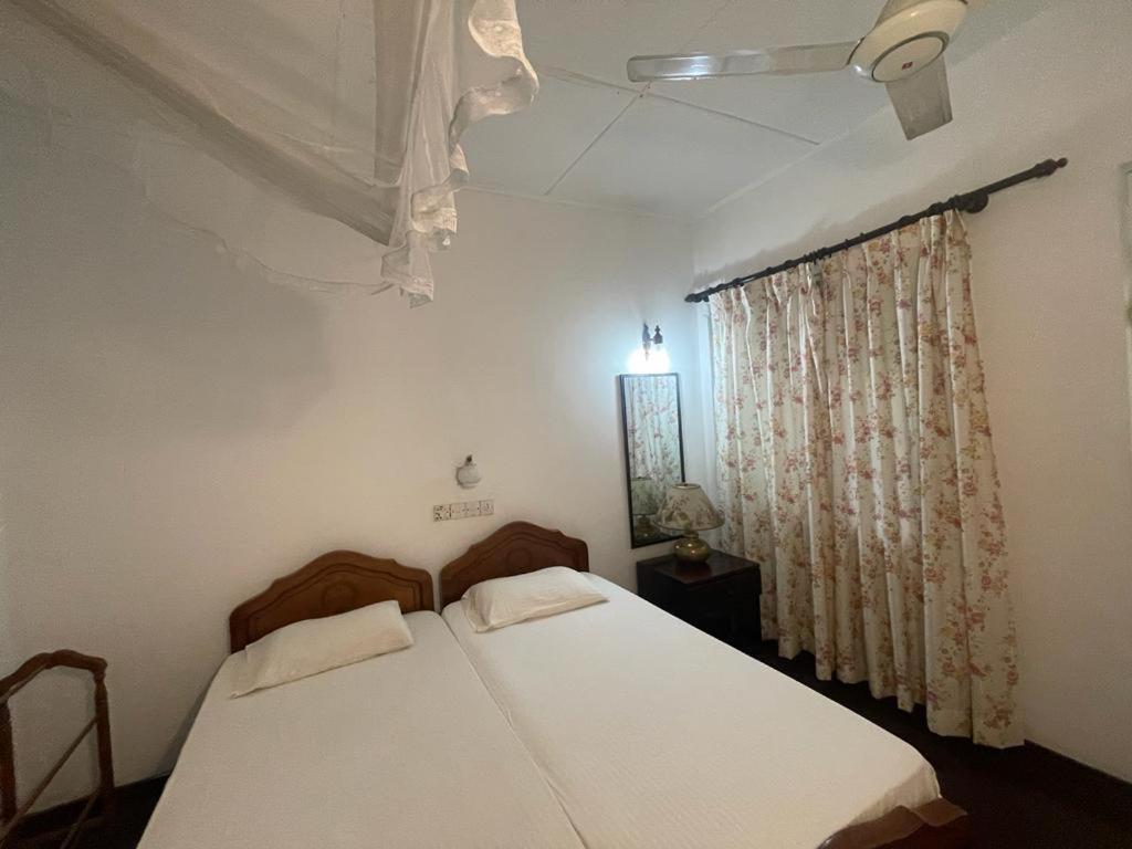 Kandy Inn Madugalle'S Family Guest House Extérieur photo