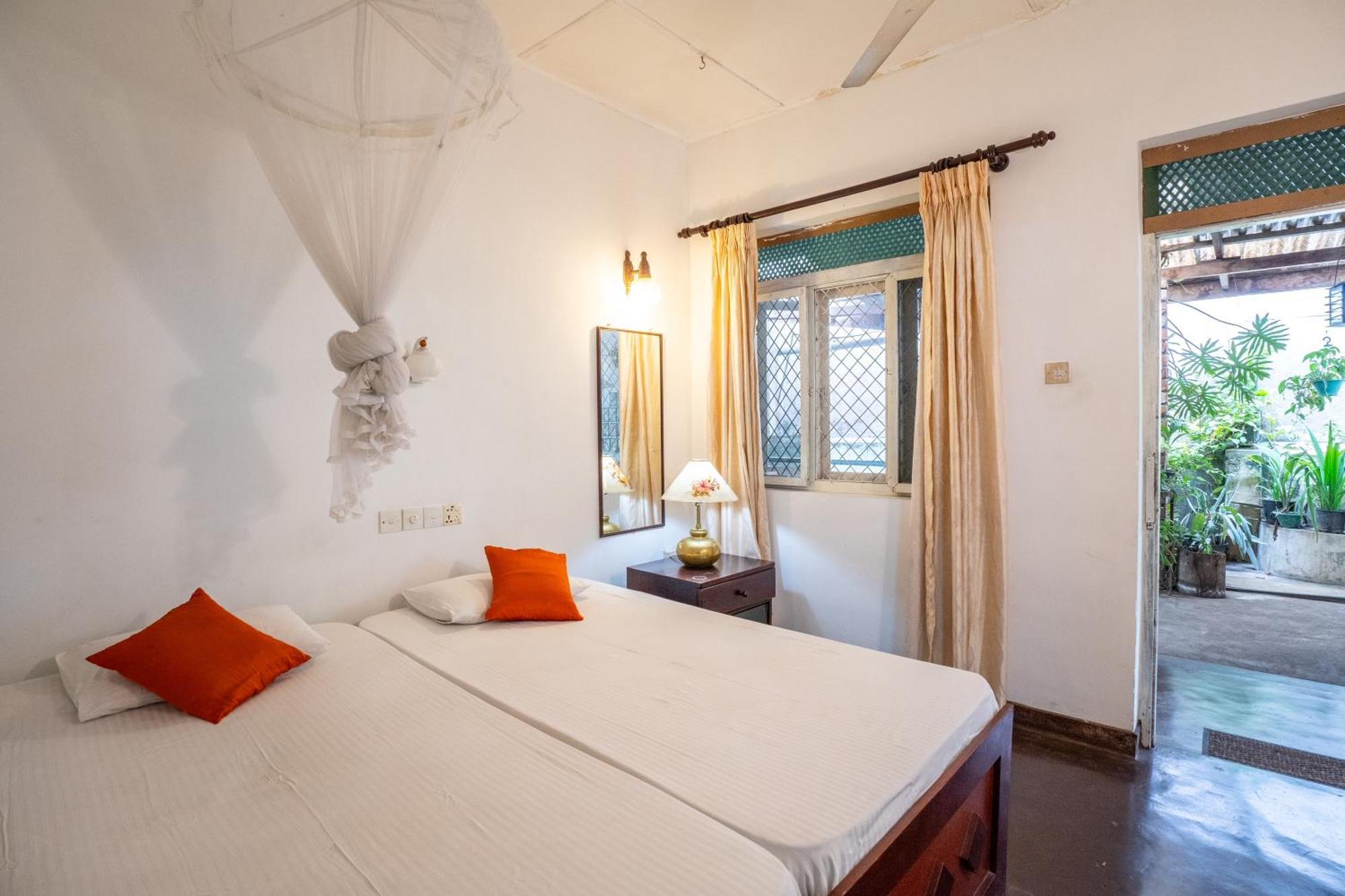 Kandy Inn Madugalle'S Family Guest House Extérieur photo