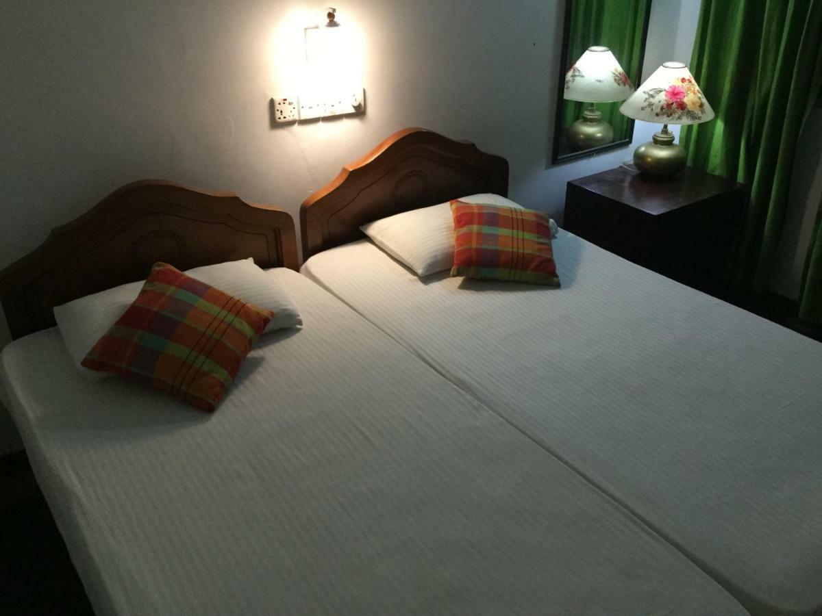 Kandy Inn Madugalle'S Family Guest House Extérieur photo